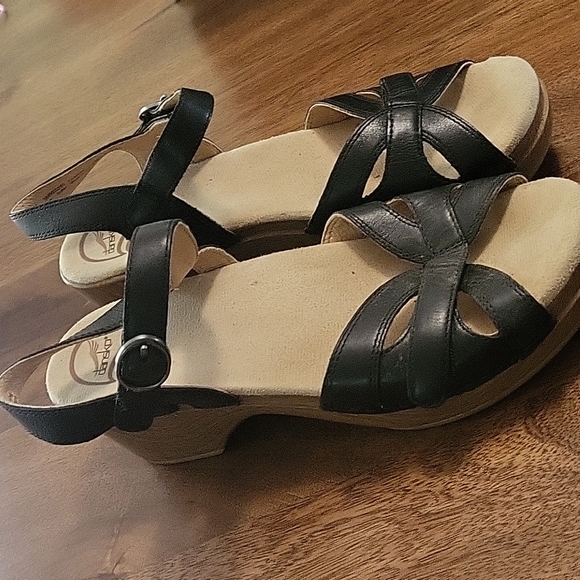 Dansko velcro strap heels - Picture 1 of 6